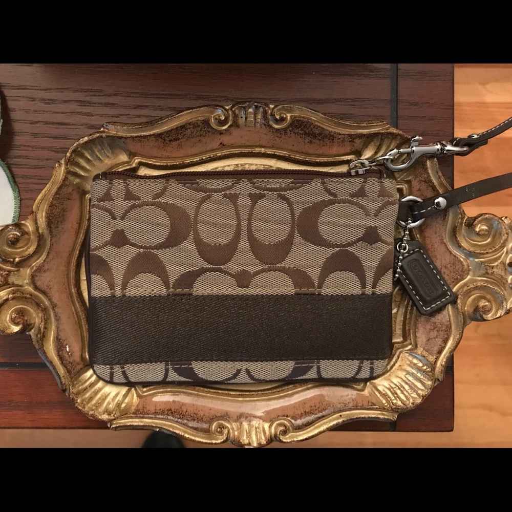 Coach logo brown mini wristlet 🐎🐎🐎